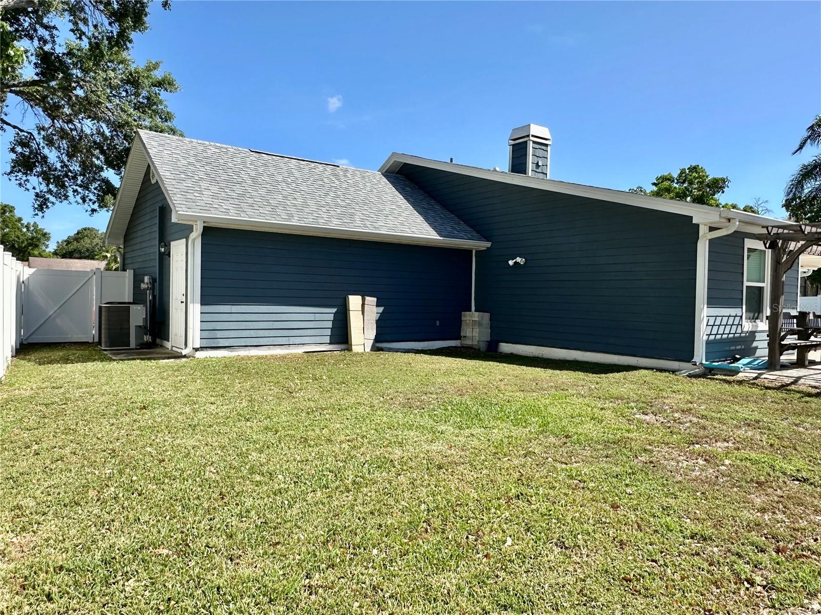 LAKE VALENCIA - - Residential