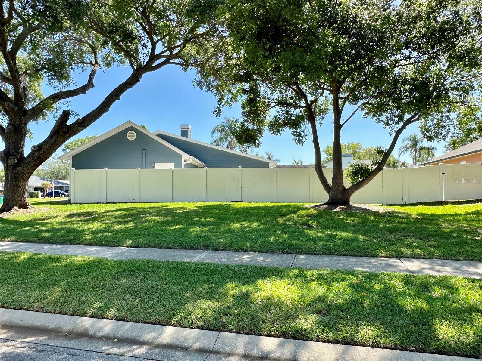 LAKE VALENCIA - - Residential