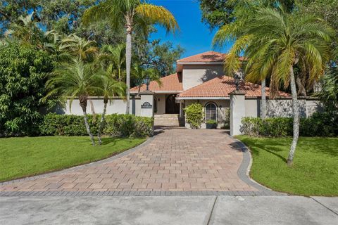 Photo of 813 S West Shore Boulevard, Tampa, FL 33609 (MLS # TB8486407)