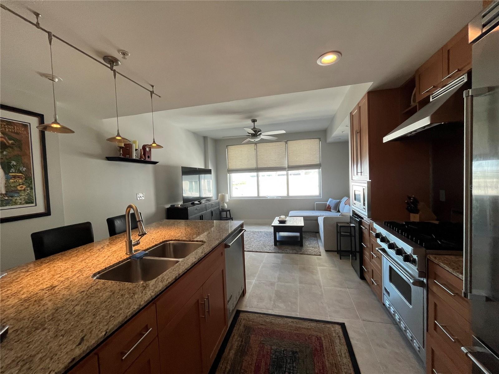 GRAND CENTRAL AT KENNEDY RESID - Residential