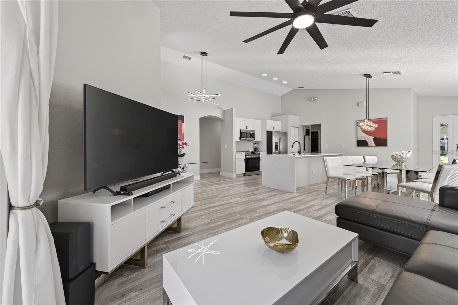 CARIBBEAN COVE - Residential