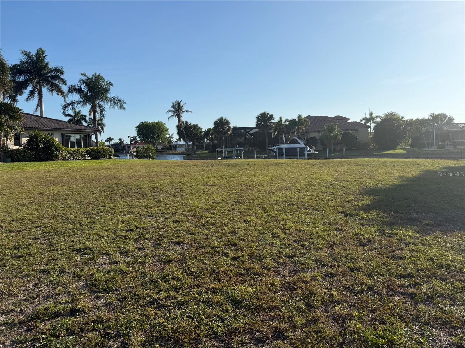 PUNTA GORDA ISLES SEC 07 - Land