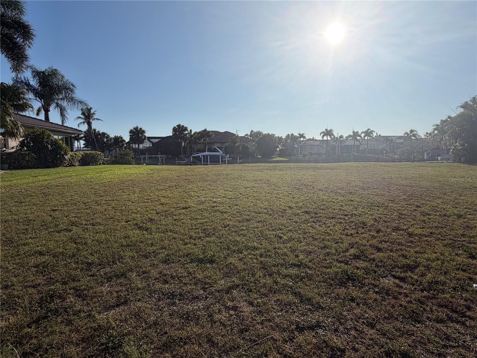 PUNTA GORDA ISLES SEC 07 - Land