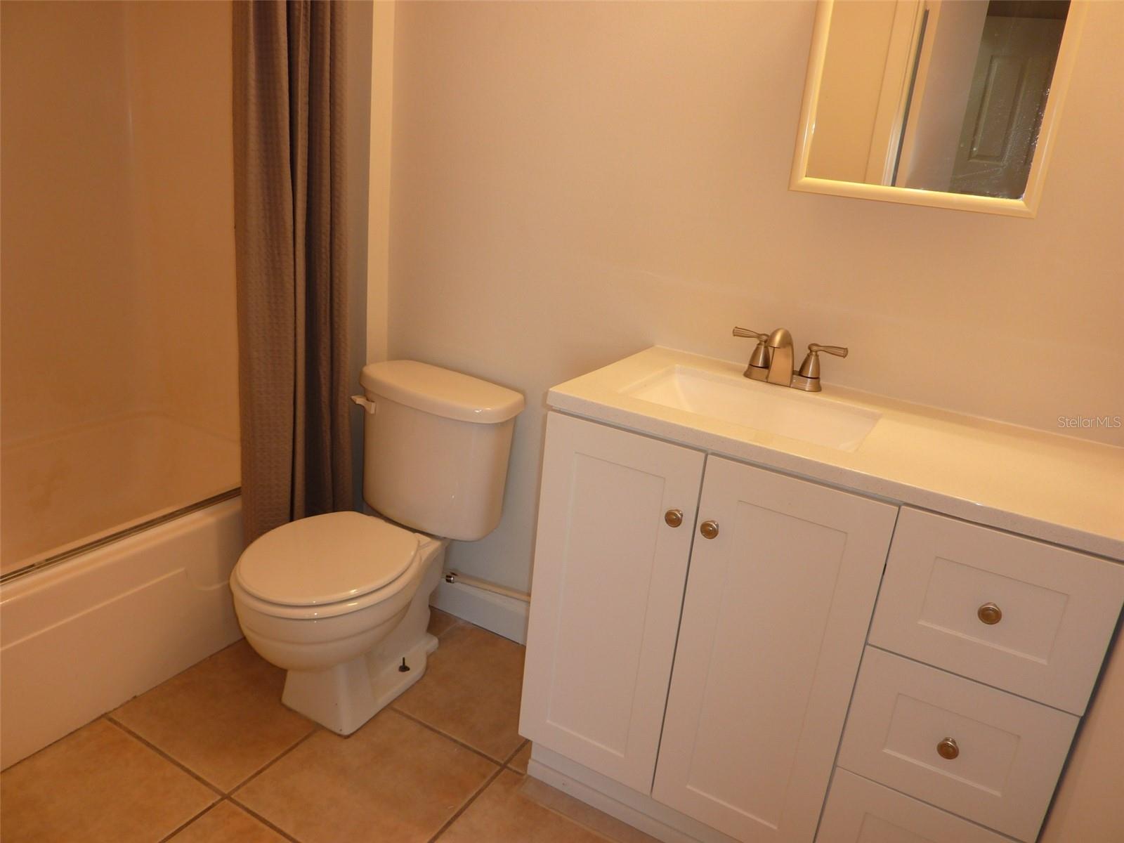 CRYSTAL LAKE ESTATES - Residential Income