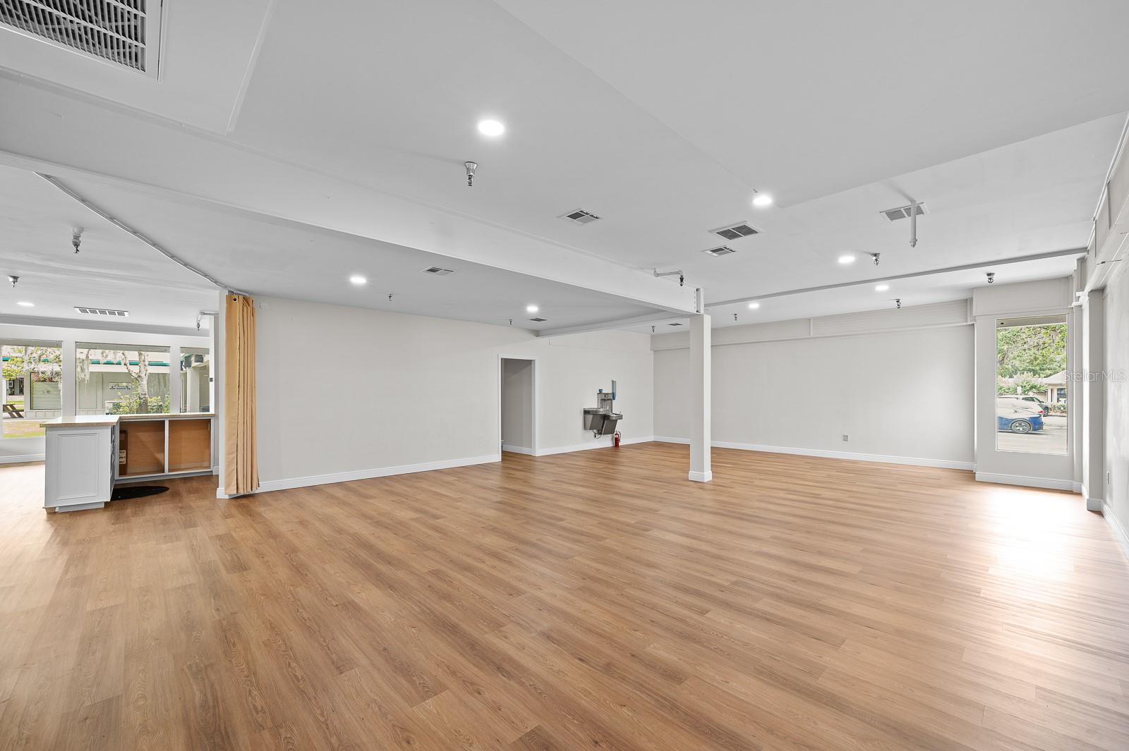 THORNBROOK VILLAGE PH 2 - Commercial Lease