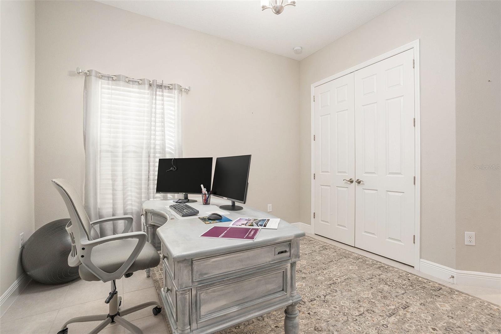 PRISTINE LAKE PRESERVE - Residential