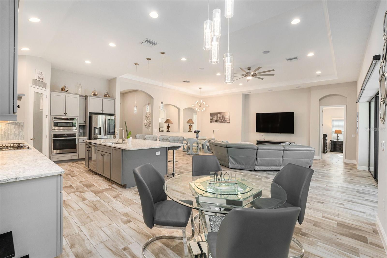 PRISTINE LAKE PRESERVE - Residential