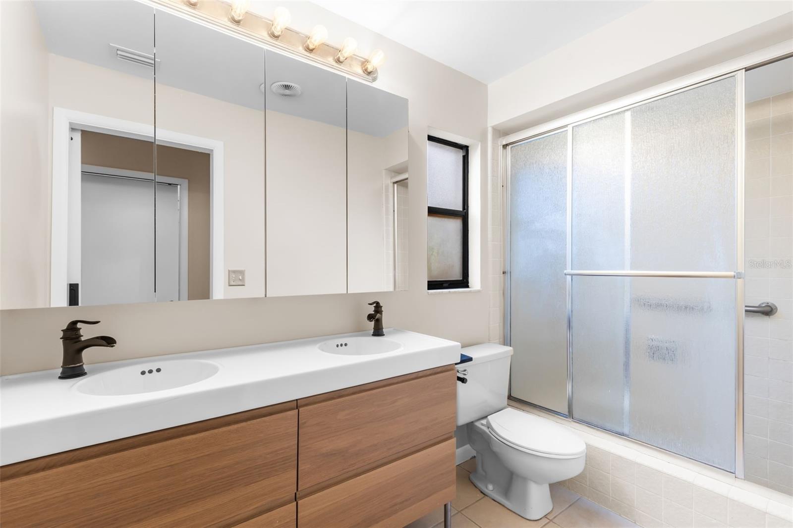 ENISWOOD UNIT II A - Residential