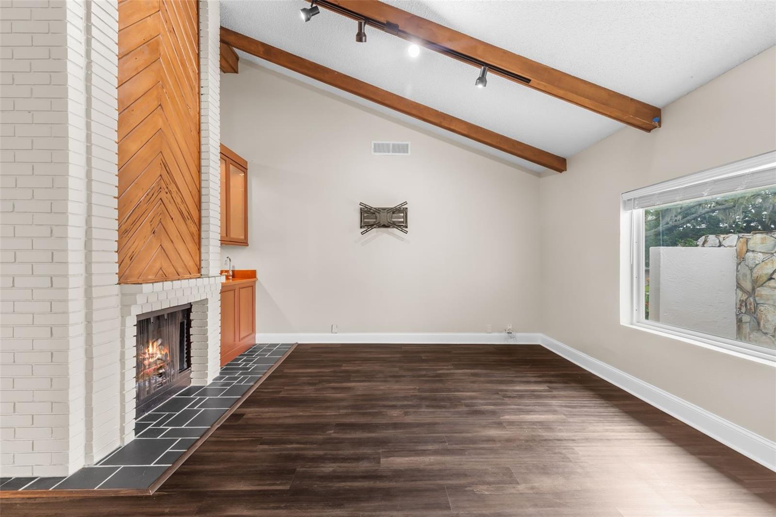 ENISWOOD UNIT II A - Residential