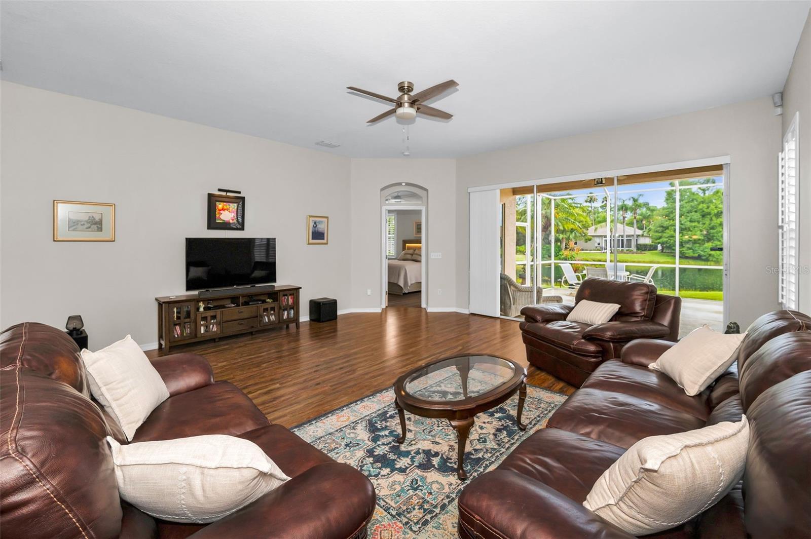 1528 RIVERDALE DRIVE