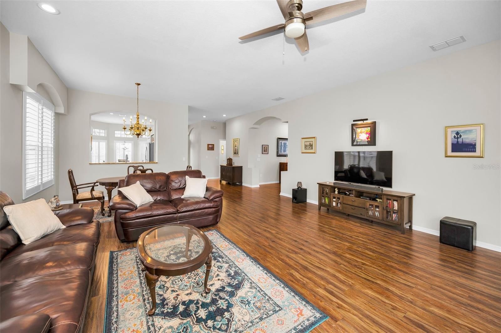 1528 RIVERDALE DRIVE