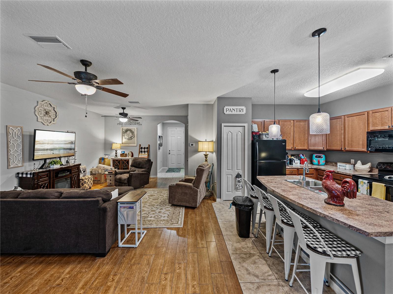 5536 HURON WAY