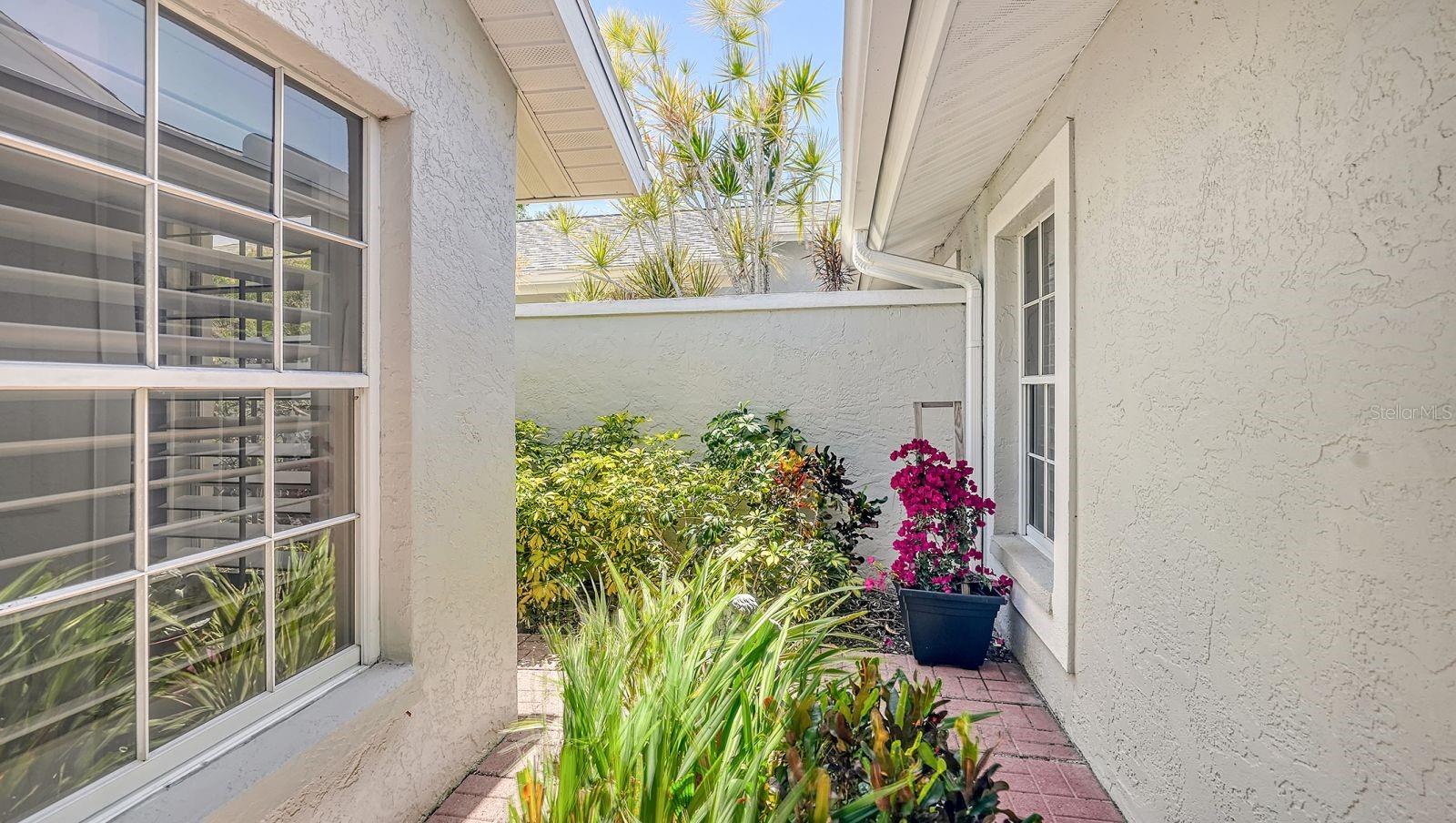 CLUB VILLAS II AT PALM-AIRE - Residential