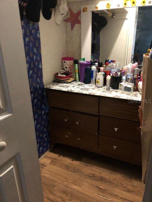 FAIRWAY OAKS - Residential