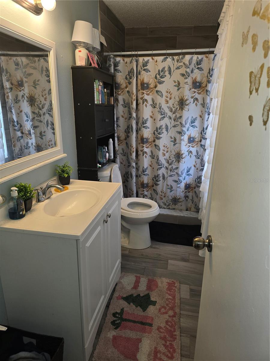 FAIRWAY OAKS - Residential