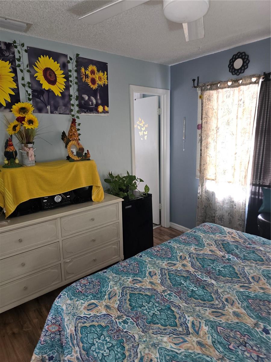 FAIRWAY OAKS - Residential