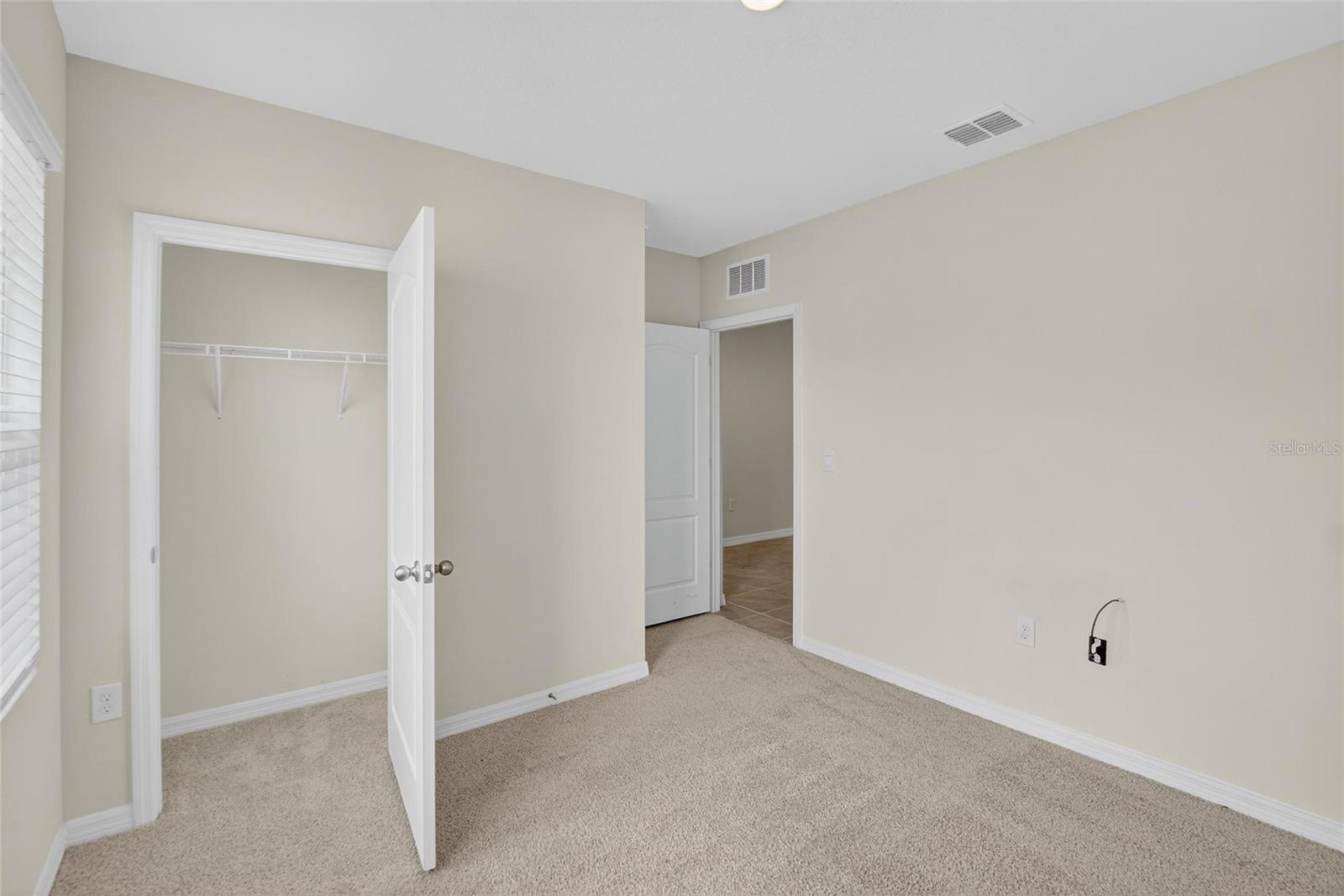 SQUIRES GROVE PH 2 - Residential Lease