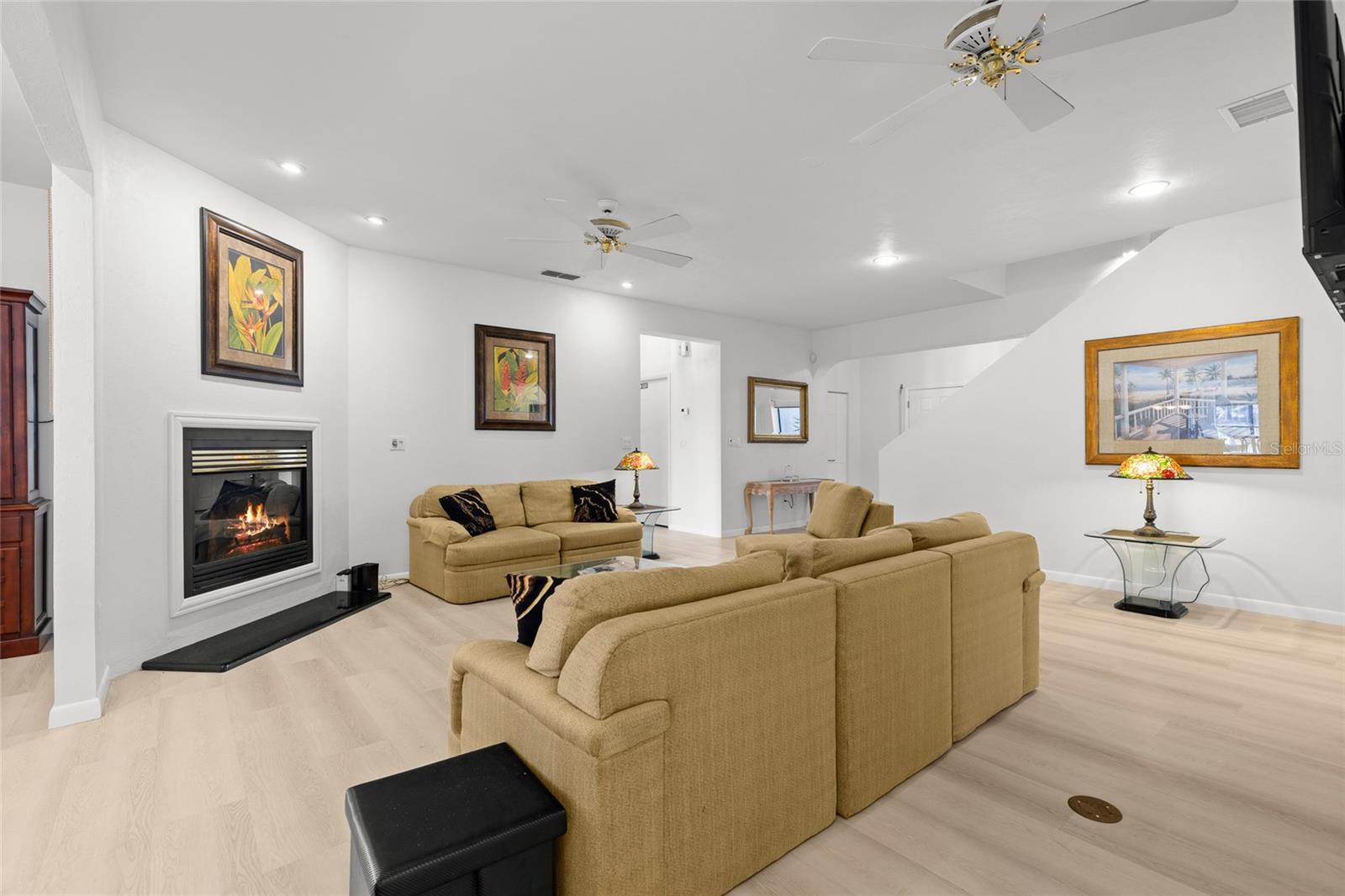 HALIFAX SHORES - Residential