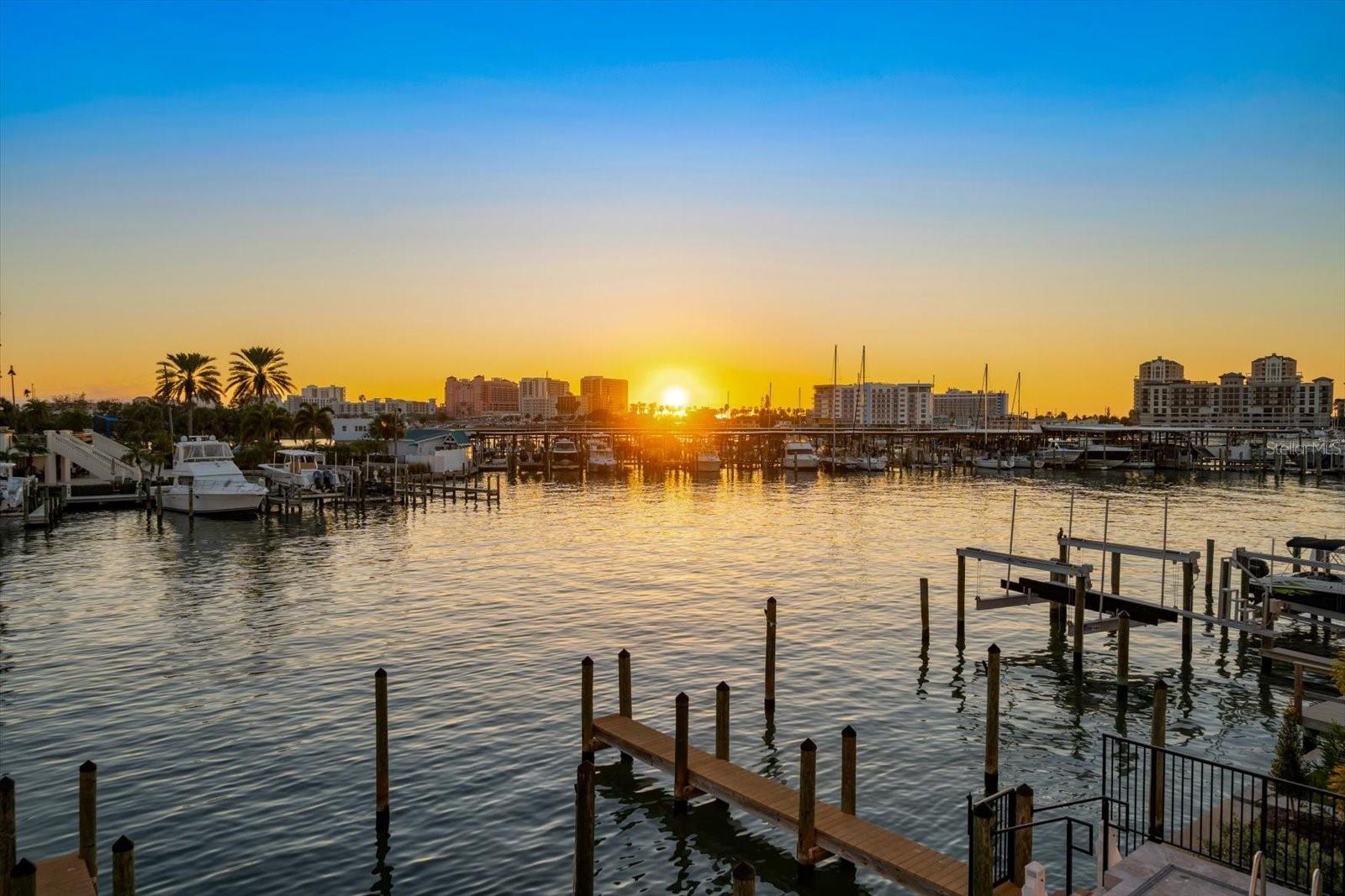 211 DOLPHIN POINT 301