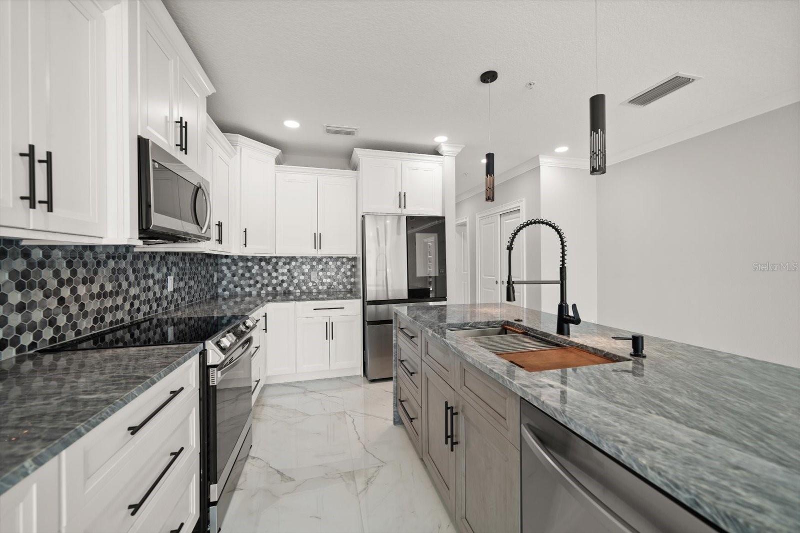 LA BRISA DEL MAR CONDO UNIT 301 - Residential