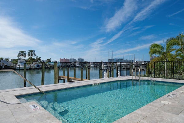 211 DOLPHIN PT UNIT 301, CLEARWATER, FL 33767 - Image 3cf2438309ff045c478d0b7f2737d4d4/3220580659