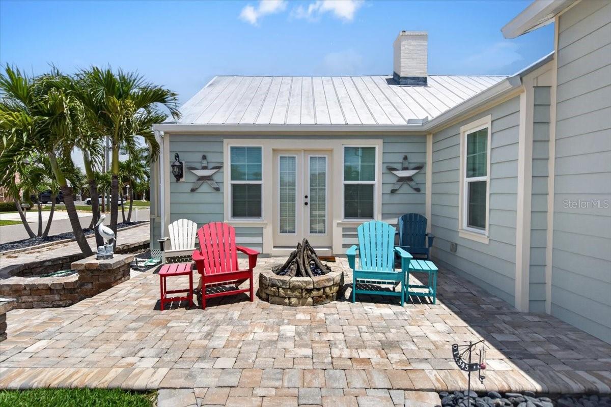 216 SUNRISE DRIVE