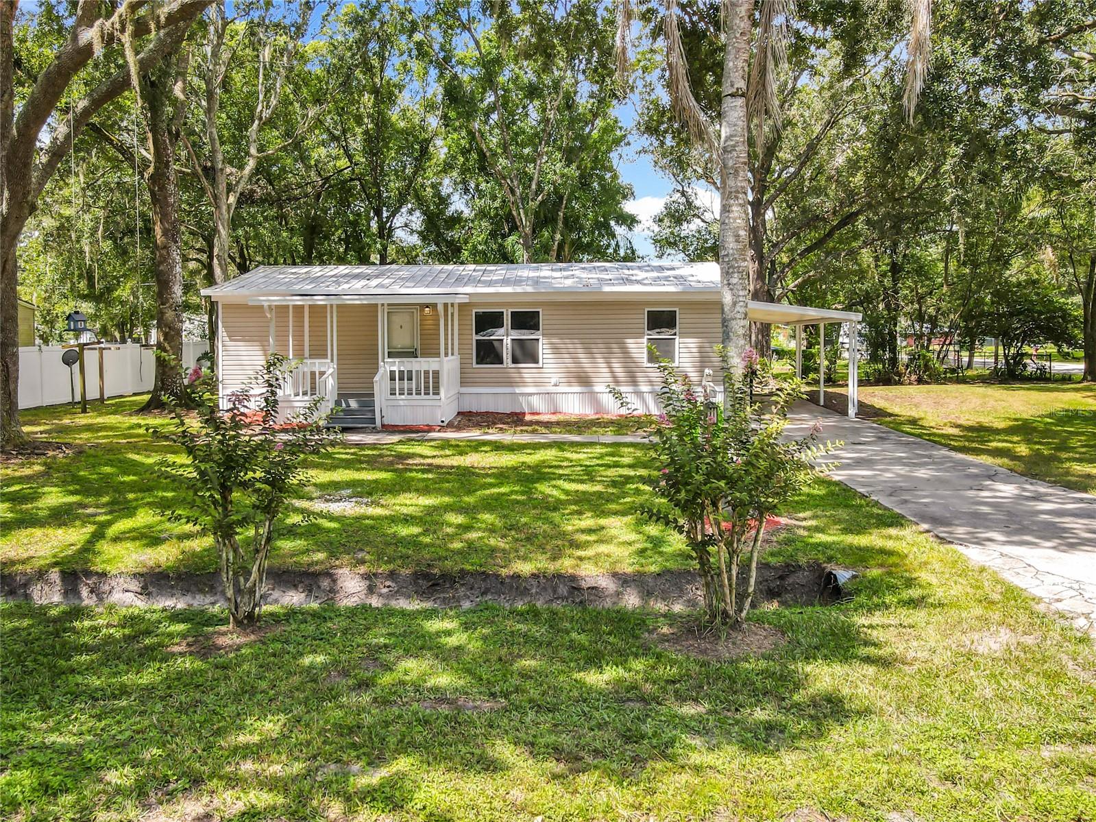 Beautifully updated home! Charming 3-bedroom, 2-bathroom home featuring an open floor plan that’s perfect for modern living. This great starter home offers comfortable spaces and plenty of potential for your personal touch. Don’t wait—schedule your showing today!
