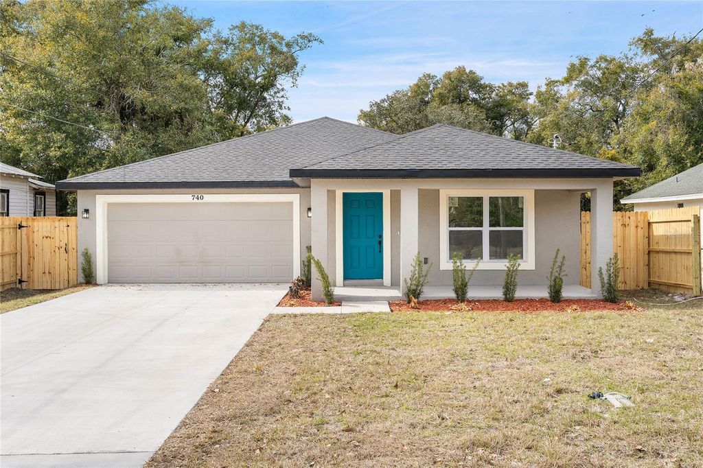 Photo of 740 S Washington Avenue, Apopka, FL 32703 (MLS # O6380621)