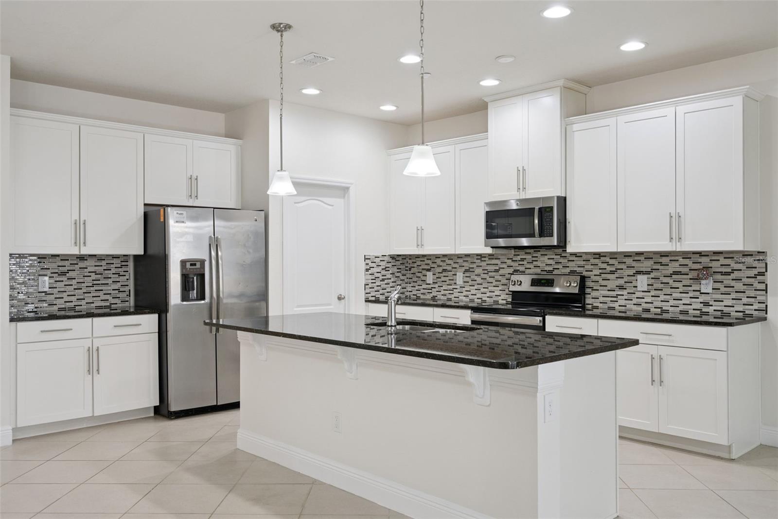 ALOMA TRAILS - Residential