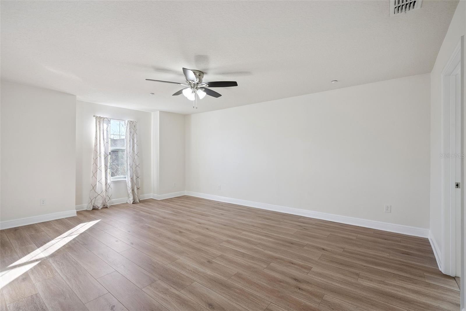 ALOMA TRAILS - Residential