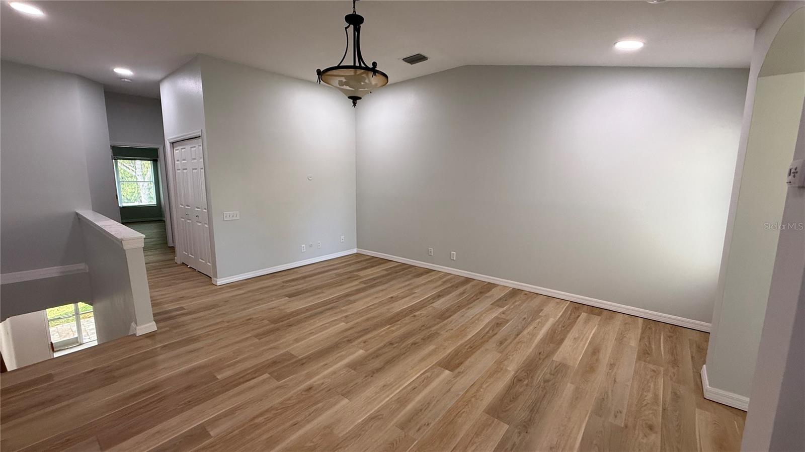 COVERED BRIDGE TWNHMS - Residential Lease