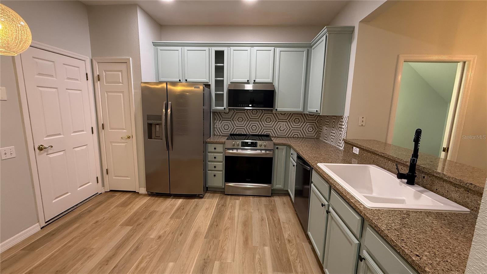 COVERED BRIDGE TWNHMS - Residential Lease