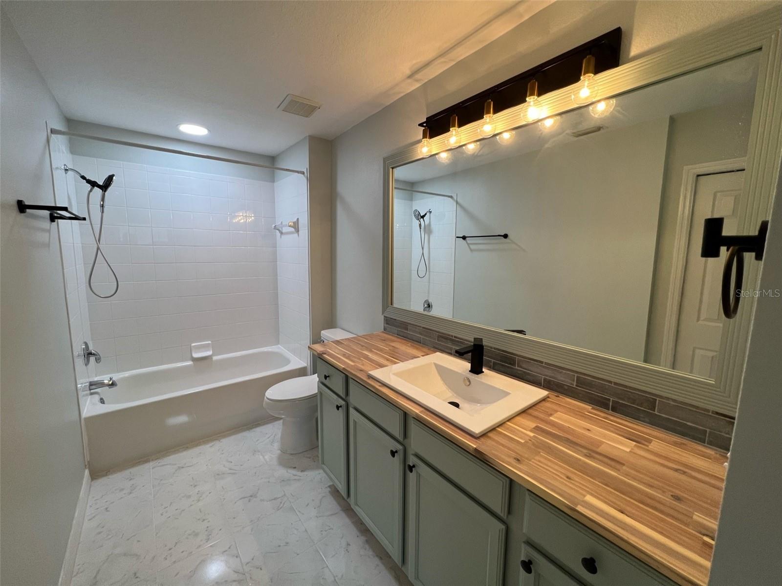 COVERED BRIDGE TWNHMS - Residential Lease