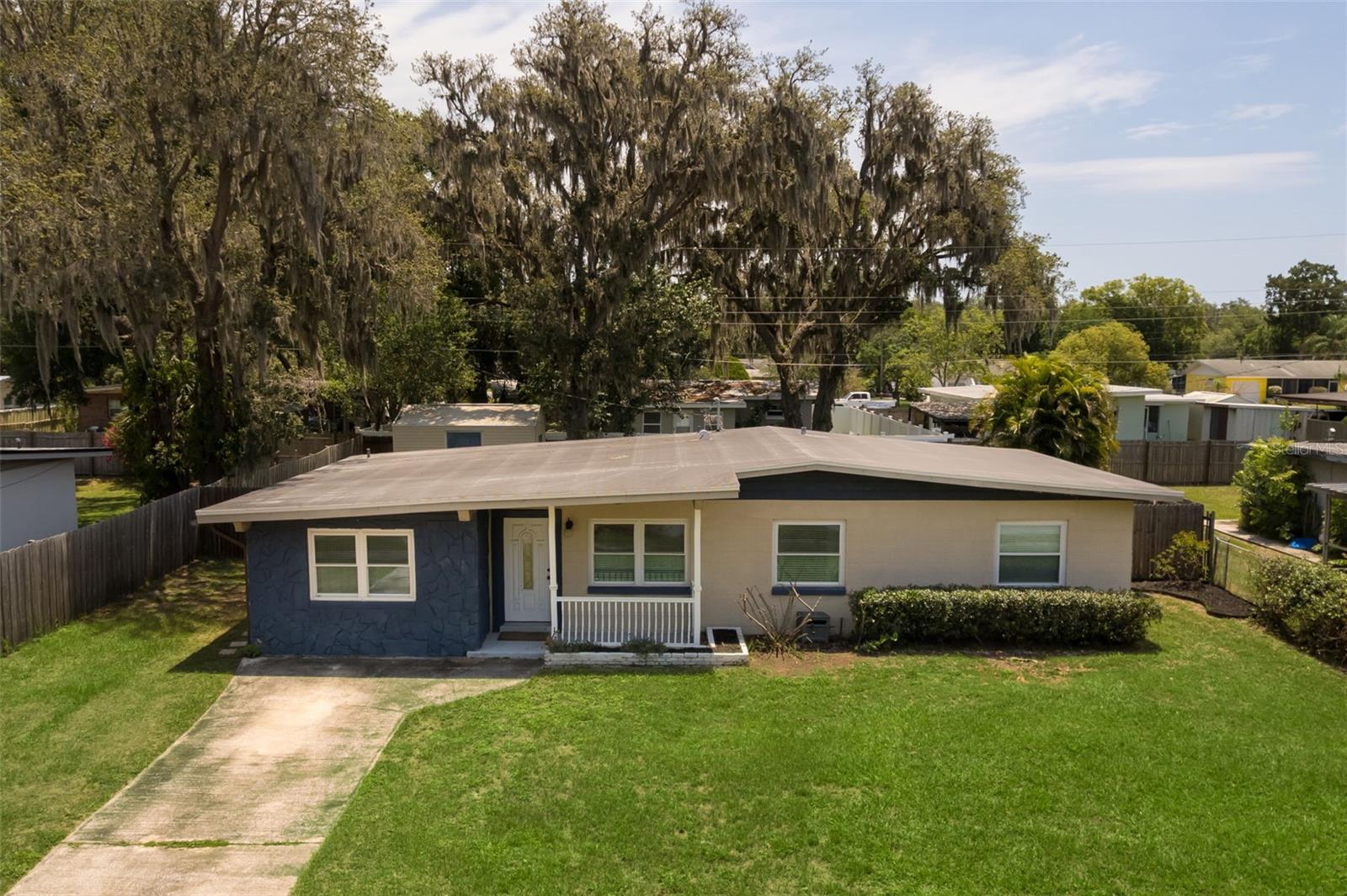 826 CHEROKEE CIRCLE