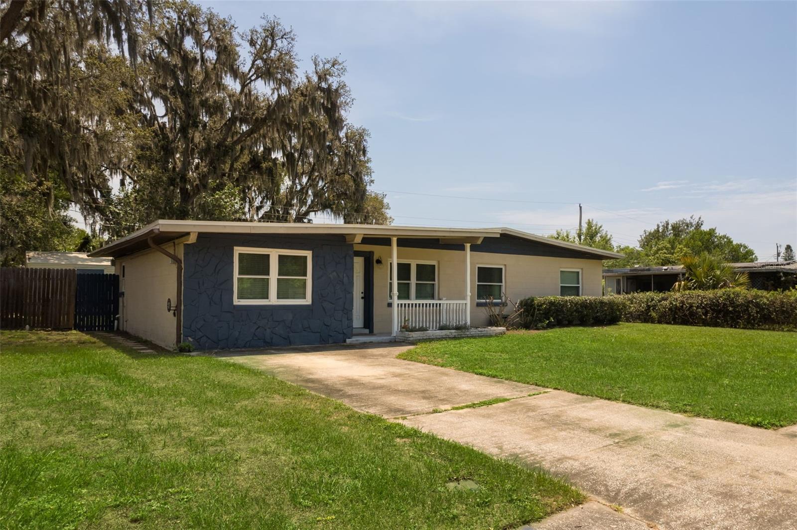 826 CHEROKEE CIRCLE
