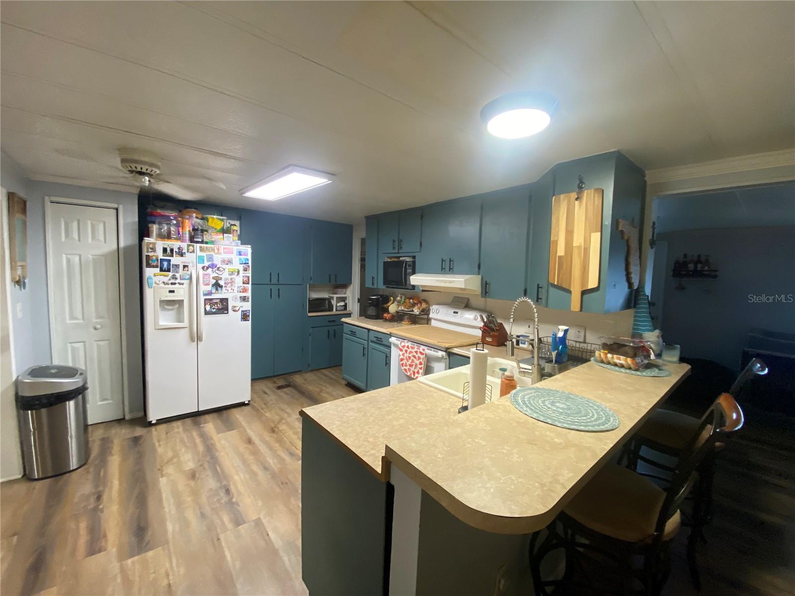 Photo 6 of 26 of 7375 80TH TERRACE mobile home
