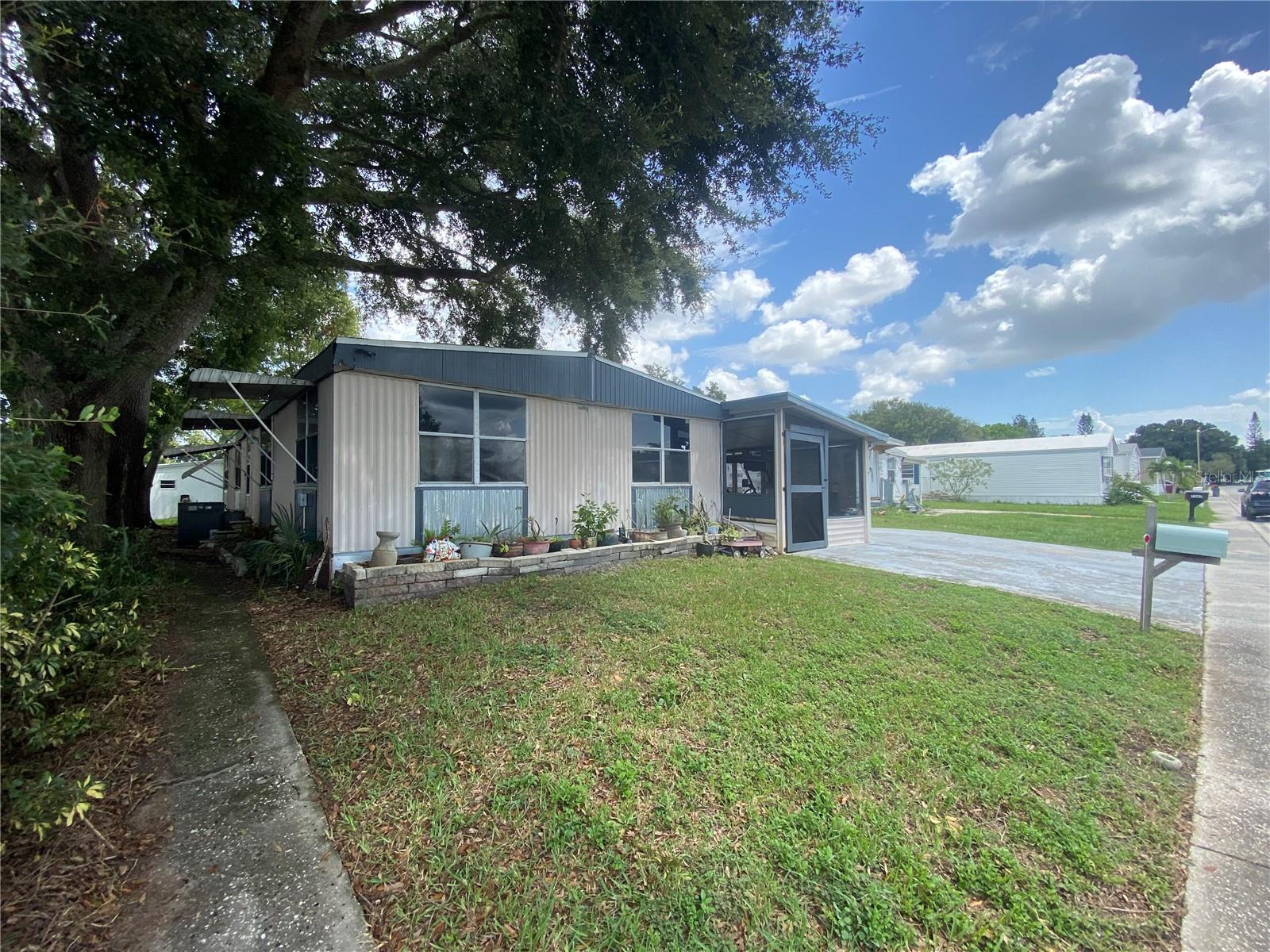 View PINELLAS PARK, FL 33781 mobile home