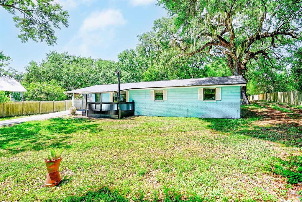 Photo of 228 Skywood Drive, Valrico, FL 33594 (MLS # TB8498297)