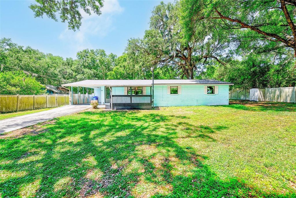 Photo of 228 Skywood Drive, Valrico, FL 33594 (MLS # TB8498297)