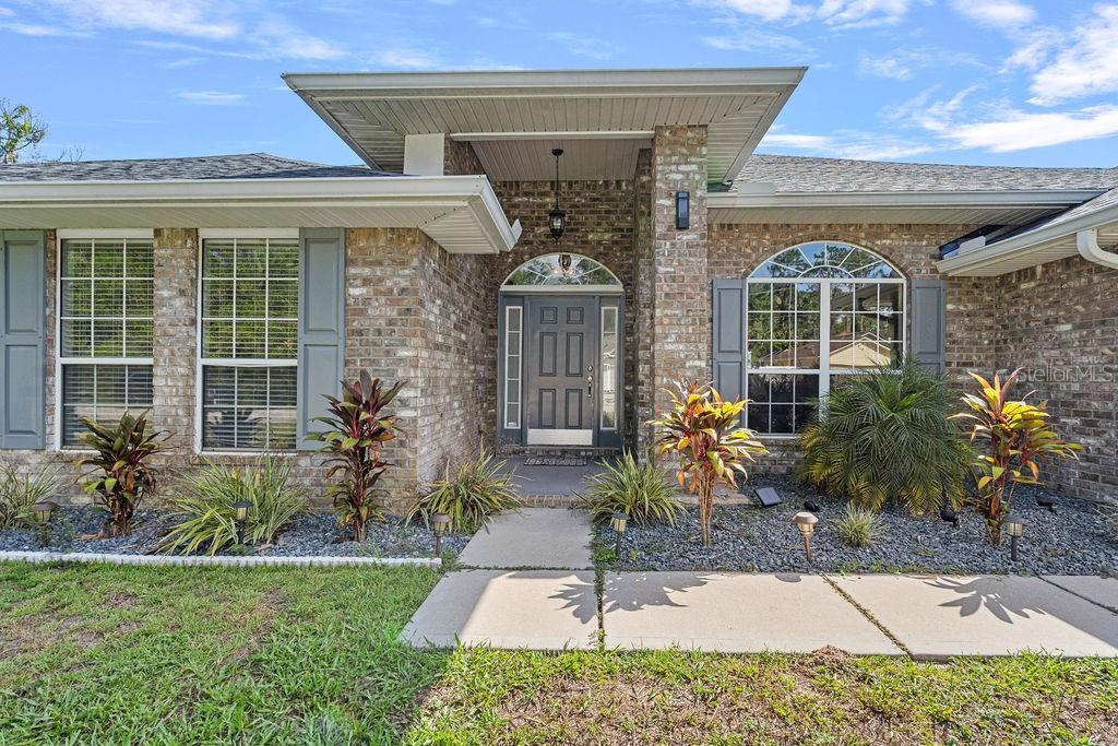 6 LLOWICK COURT