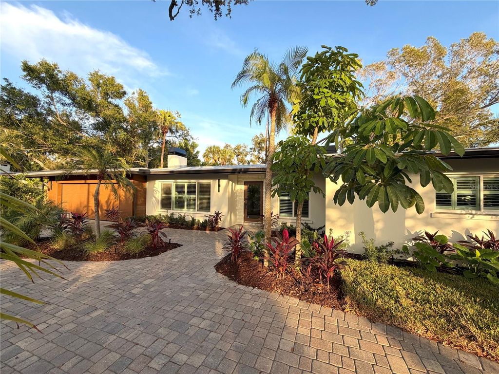 Photo of 3705 Tangier Terrace, Sarasota, FL 34239 (MLS # A4665281)