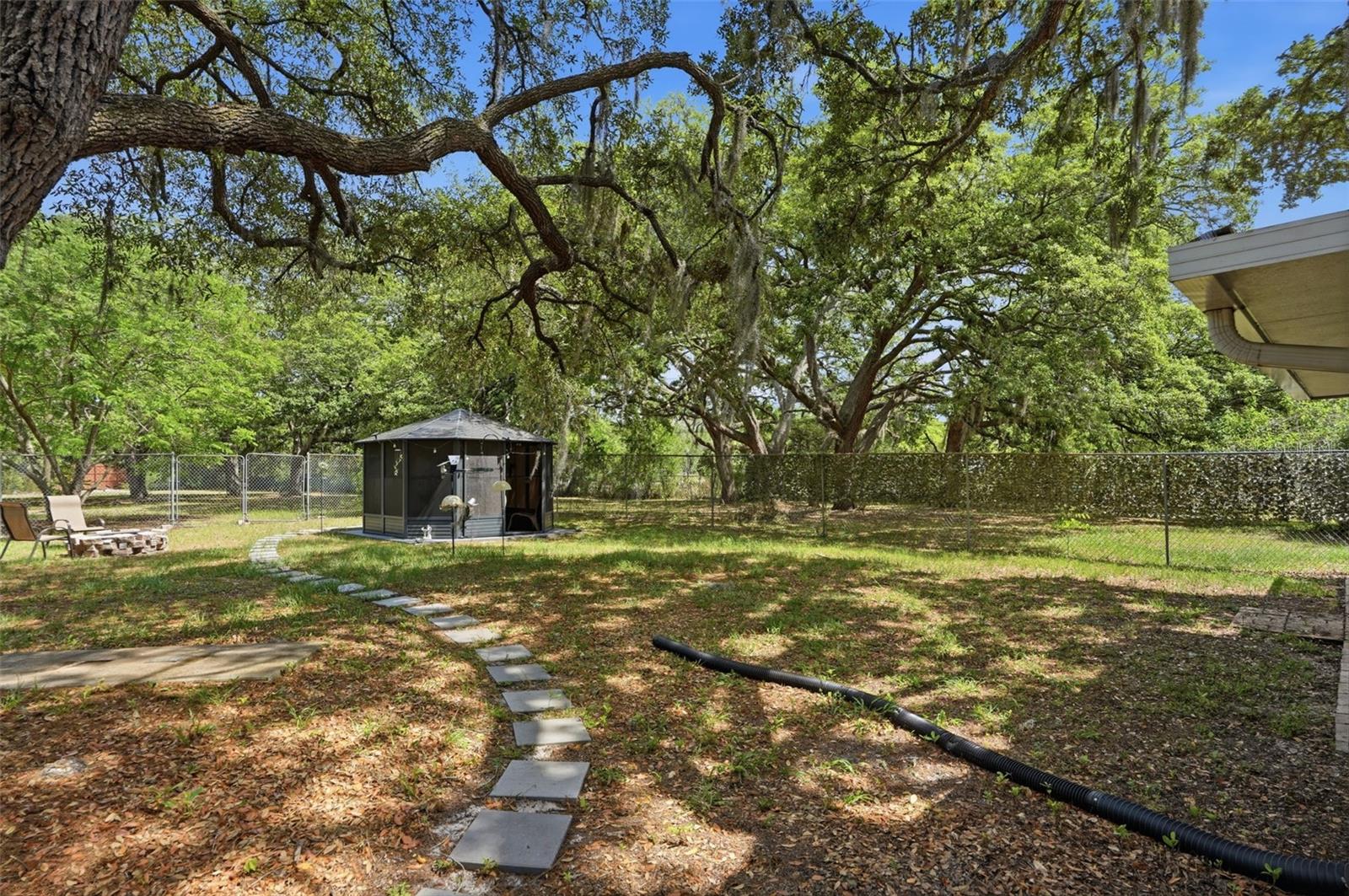 JEAN VAN FARMS - Residential