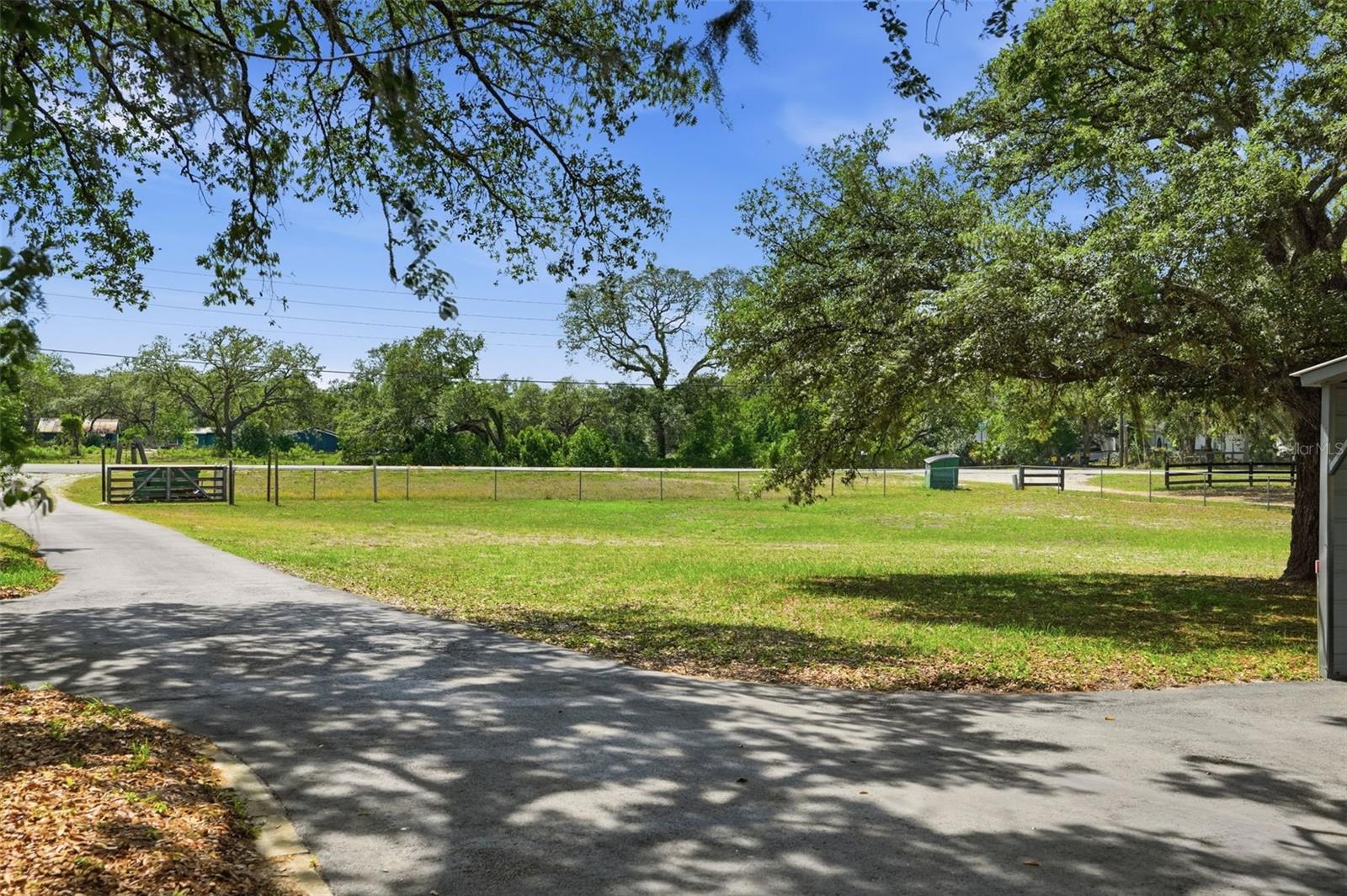 JEAN VAN FARMS - Residential