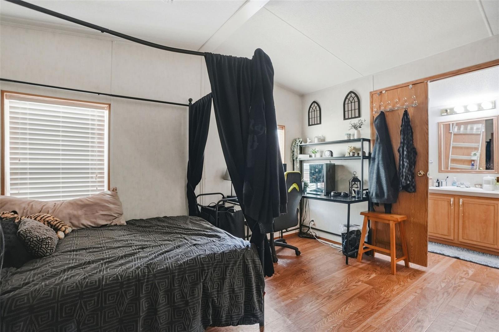 JEAN VAN FARMS - Residential