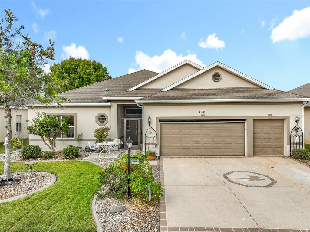 Photo of 25225 Laurel Valley Road, Leesburg, FL 34748 (MLS # G5104805)