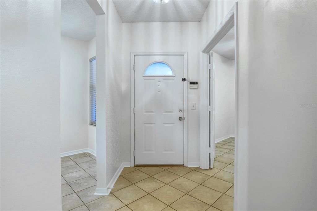 Photo of 570 Cranes Way #140, Altamonte Springs, FL 32701 (MLS # O6368458)