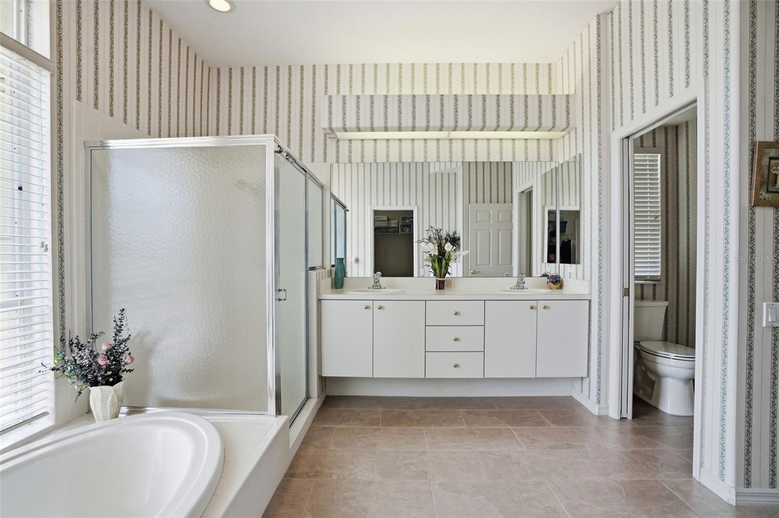 REGENCY OAKS - Residential