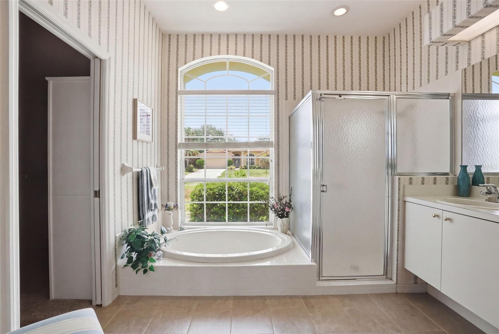 REGENCY OAKS - Residential