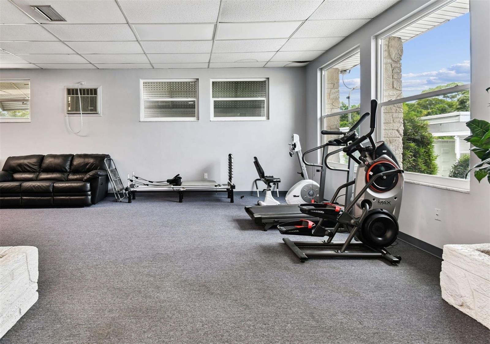 SHANGRI-LA - Residential