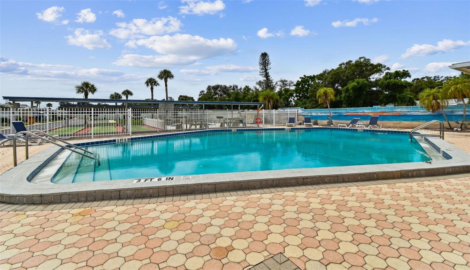 SHANGRI-LA - Residential